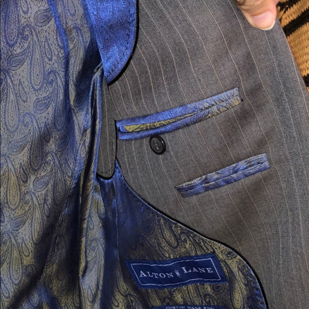 Custom Blazer - Picture 3 of 4